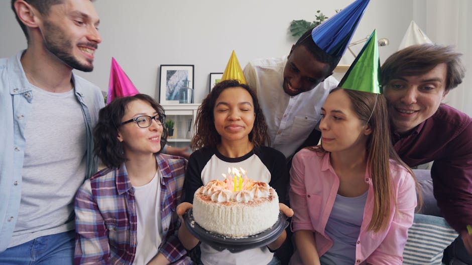 7 : img_5 - Diverse group celebrations